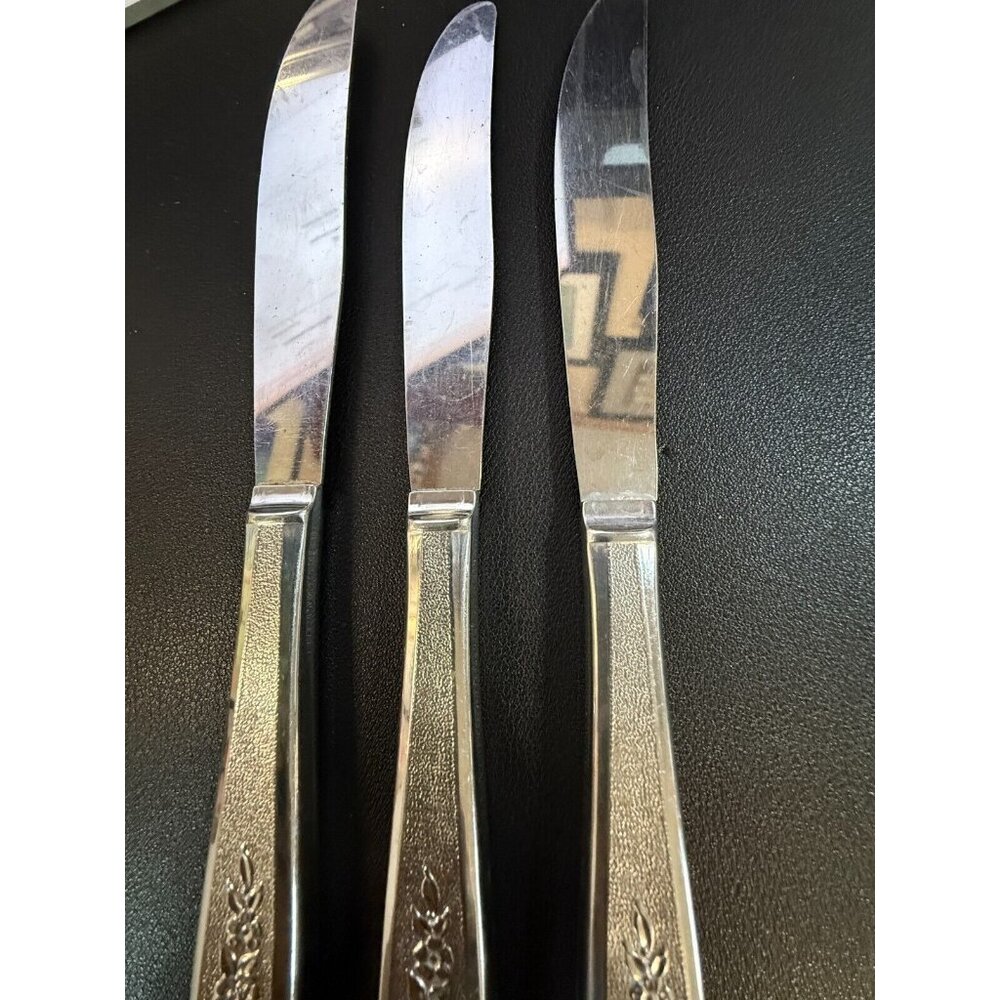 Simeon L & George H Rogers Oneida Spring Ballad 3 Dinner Knives Stainless - Picture 2 of 4